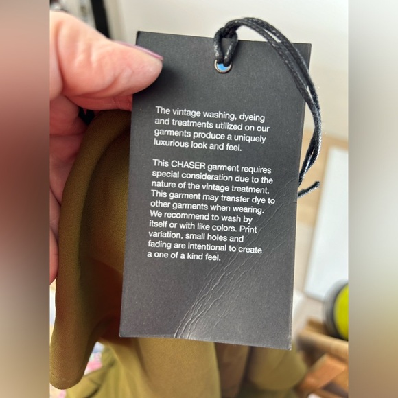 Chaser Woman’s Medium Green Romper Spaghetti Straps Off Shoulder Ruffled Sleeve - Picture 4 of 10